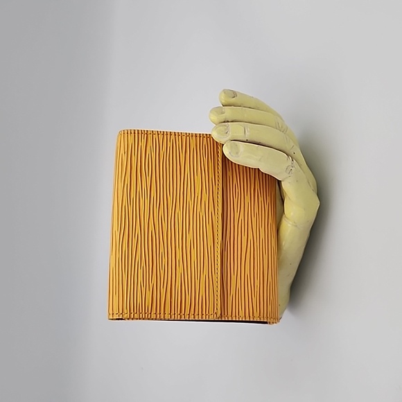 LOUIS VUITTON Tassil Yellow Epi Leather Elise Wallet - Picture 2 of 11